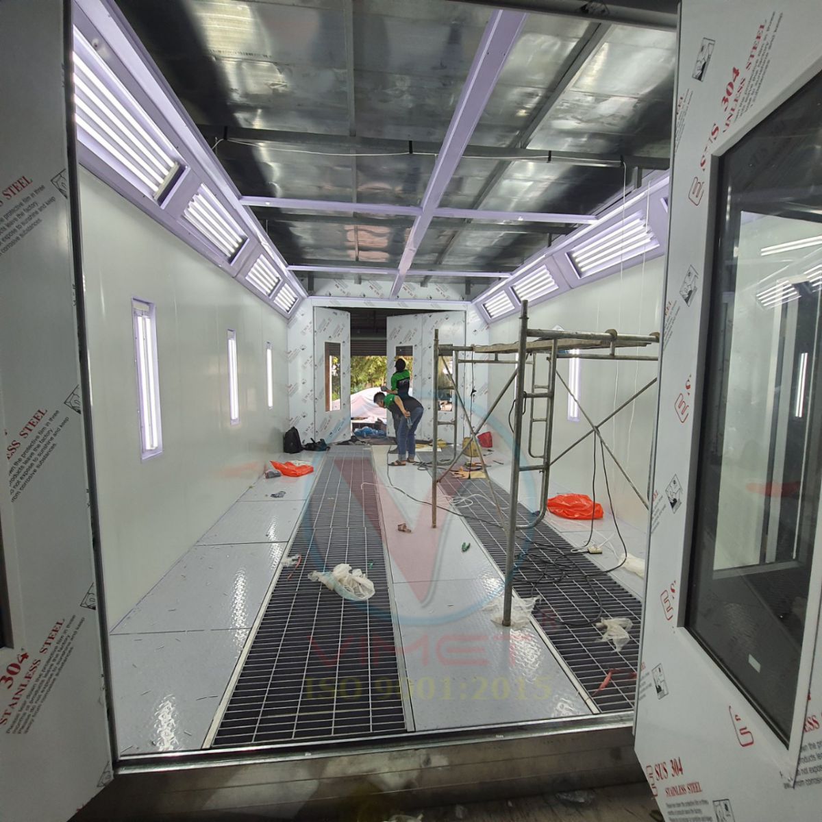 Phòng sơn sấy diesel 2 bộ cửa vào và ra