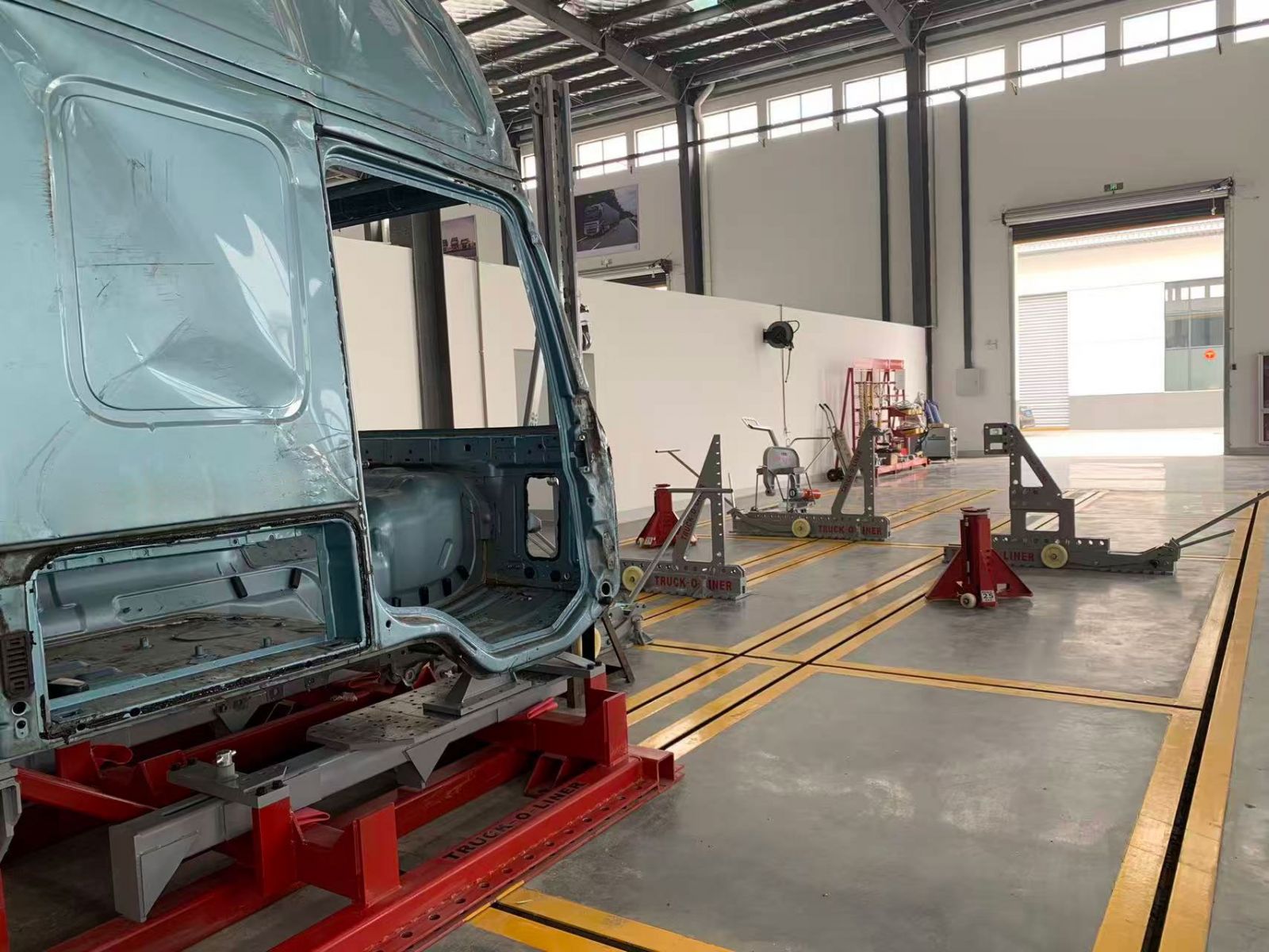 Bộ ray âm sàn xe buýt, xe tải